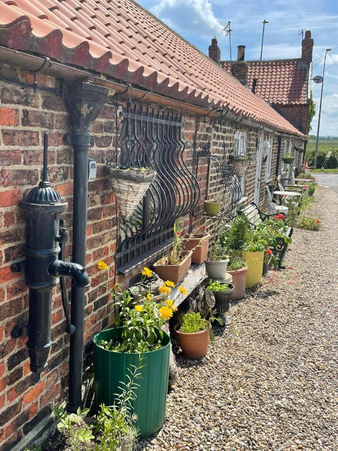 Yarm Cottages Sleeping 12 Kirklevington ภายนอก รูปภาพ